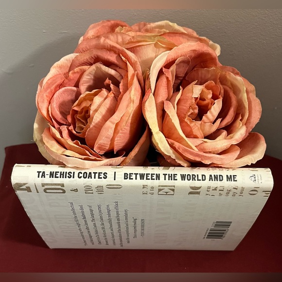 COPY - 1 NEW YORK TIMES BESTSELLER TA-NEHISI COATES
BETWEEN THE WORLD AND ME. - Picture 4 of 6